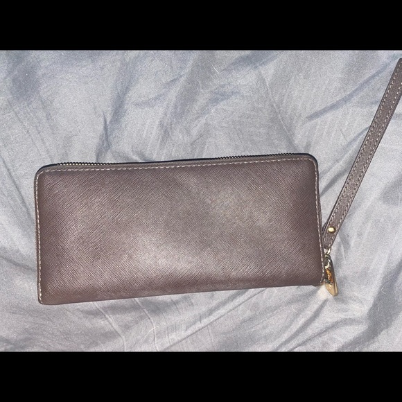 Michael Kors Wallet - Picture 2 of 4